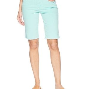 NYDJ WOMEN'S BRIELLA SHORT WITH FRAYED HEM, 14